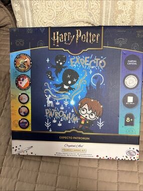Warner Bros. Harry Potter Crystal Art Kit - Navy Blue and Gold